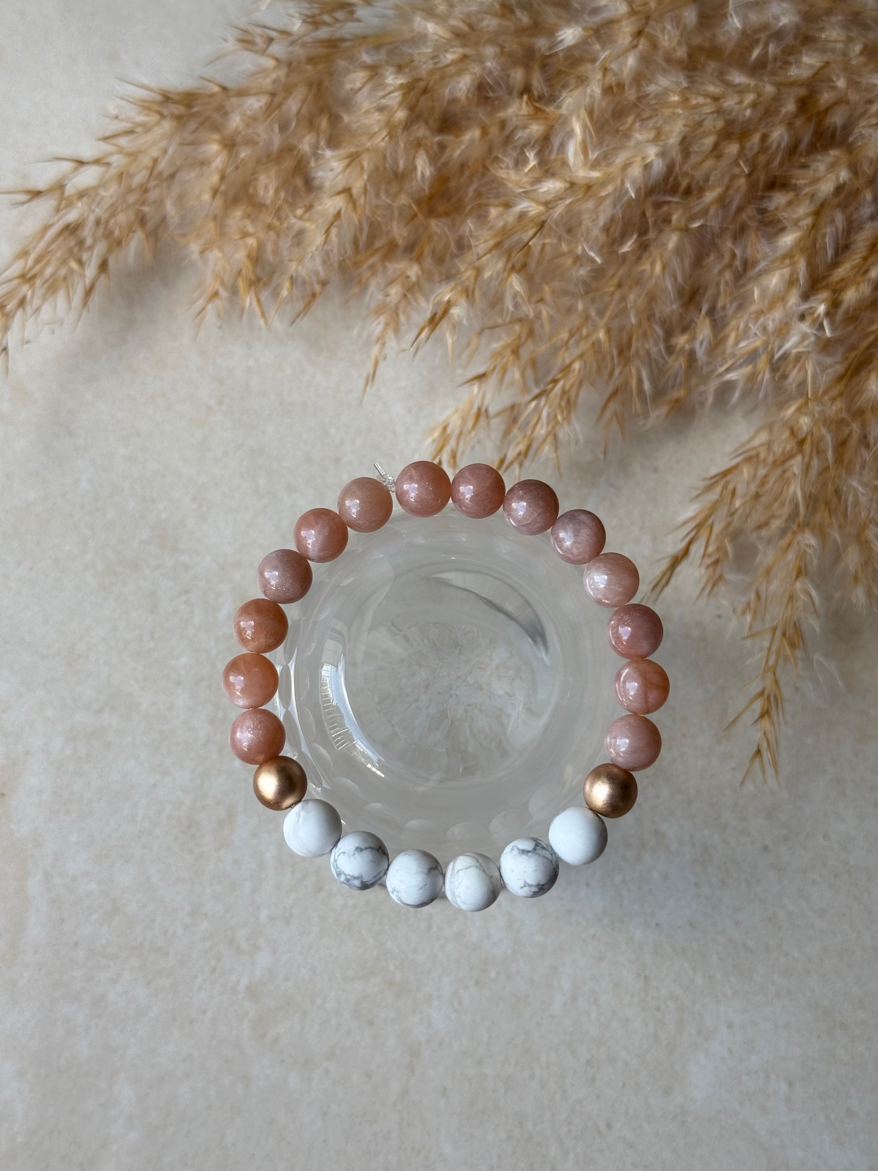 Sonnenstein und Howlith Naturstein Perlenarmband ☀️💗